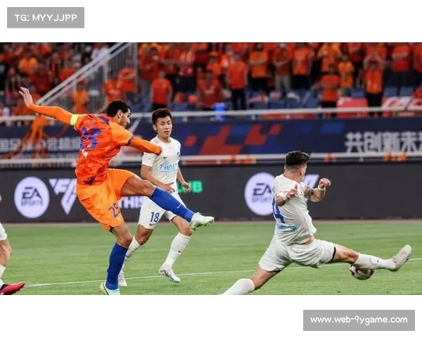 山东泰山三叉戟配合默契 克雷桑泽卡谢文能进攻端多点开花